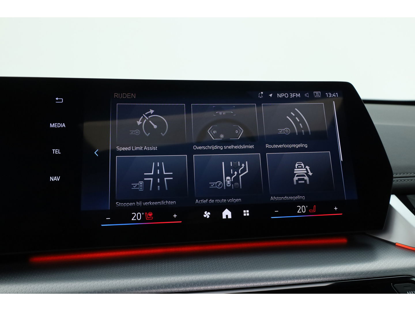 BMW X1 xDrive30e M Sport | Pano | Elek. trekhaak | HUD | Keyless | 360cam | Stoel- Stuurverw. | H&K