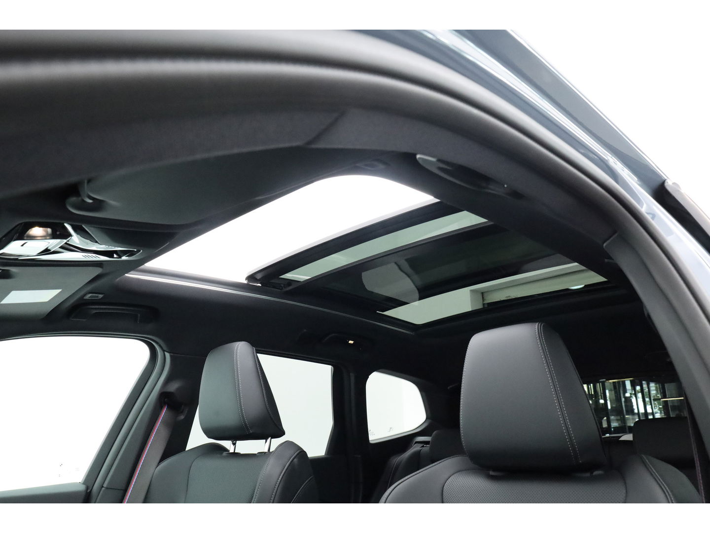 BMW X1 xDrive30e M Sport | Pano | Elek. trekhaak | HUD | Keyless | 360cam | Stoel- Stuurverw. | H&K