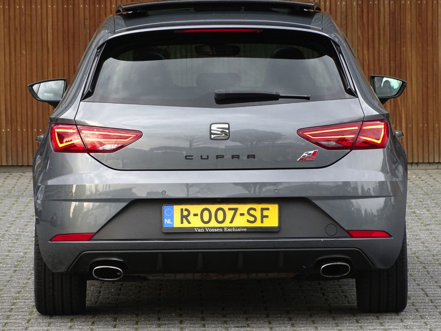 SEAT Leon 2.0 TSI CUPRA 300 F1 DSG / panoramadak / Beats / LED