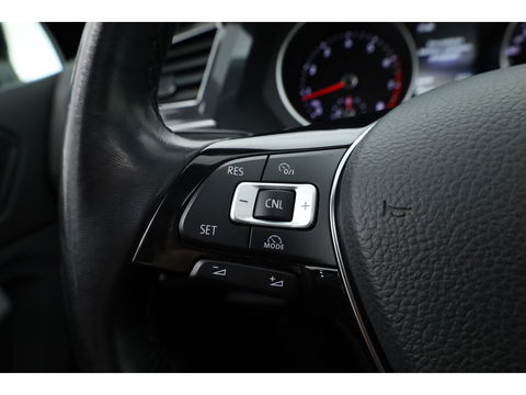 Volkswagen Tiguan 1.4 TSI Connected Series | Pano | Elek. Trekhaak | Massage | CarPlay | Stoelverw. | Navi | Cruise Contr.