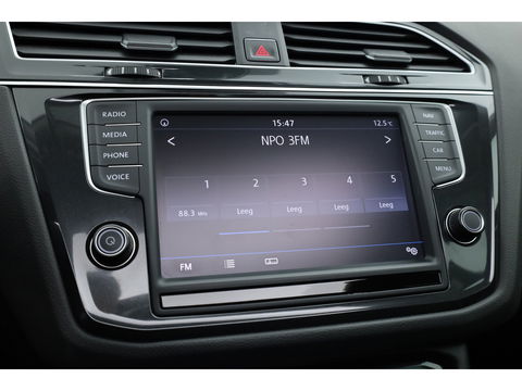 Volkswagen Tiguan 1.4 TSI Connected Series | Pano | Elek. Trekhaak | Massage | CarPlay | Stoelverw. | Navi | Cruise Contr.