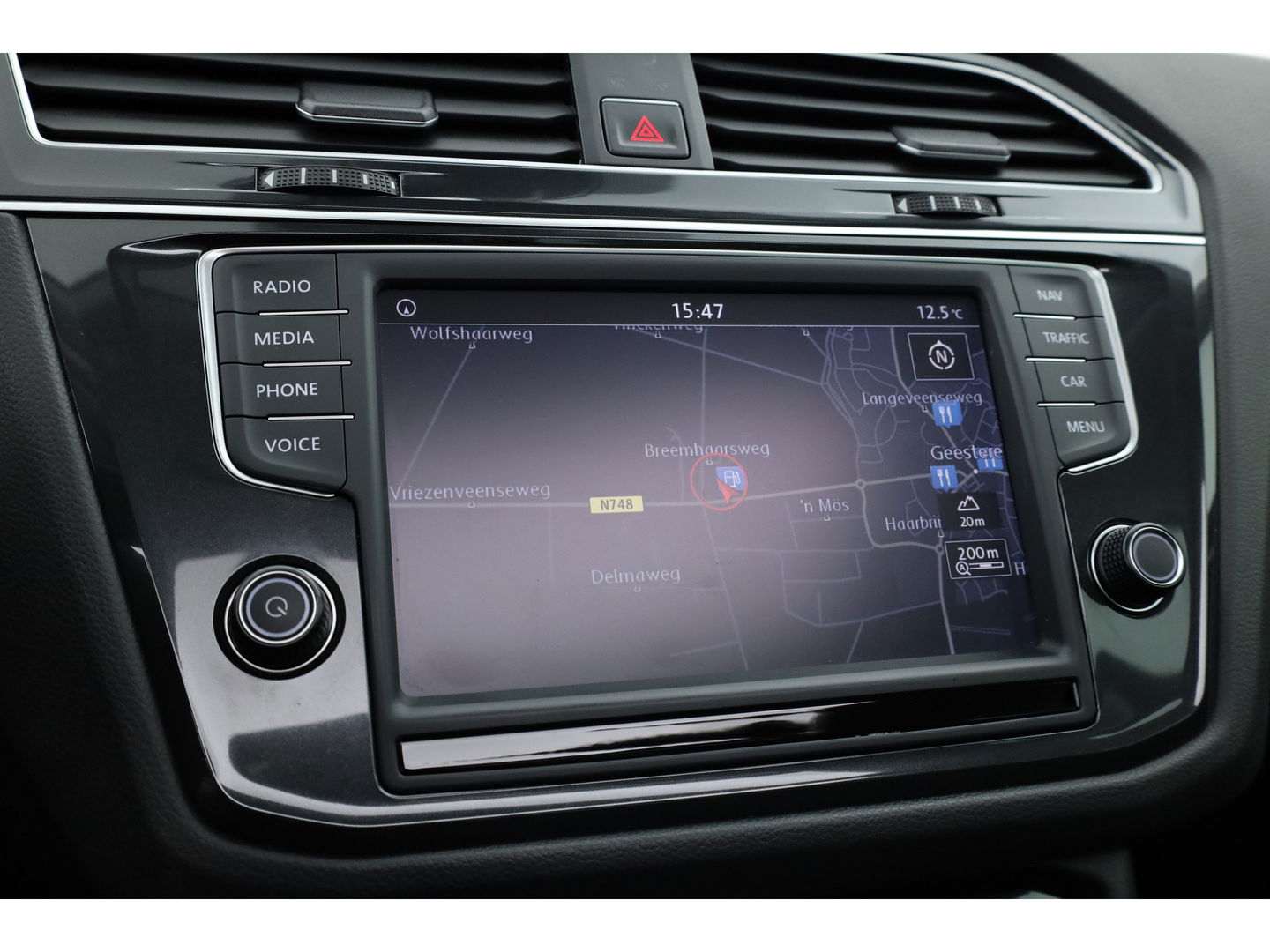 Volkswagen Tiguan 1.4 TSI Connected Series | Pano | Elek. Trekhaak | Massage | CarPlay | Stoelverw. | Navi | Cruise Contr.