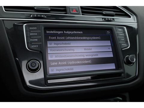 Volkswagen Tiguan 1.4 TSI Connected Series | Pano | Elek. Trekhaak | Massage | CarPlay | Stoelverw. | Navi | Cruise Contr.