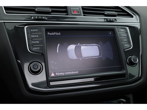 Volkswagen Tiguan 1.4 TSI Connected Series | Pano | Elek. Trekhaak | Massage | CarPlay | Stoelverw. | Navi | Cruise Contr.