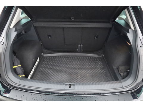 Volkswagen Tiguan 1.4 TSI Connected Series | Pano | Elek. Trekhaak | Massage | CarPlay | Stoelverw. | Navi | Cruise Contr.