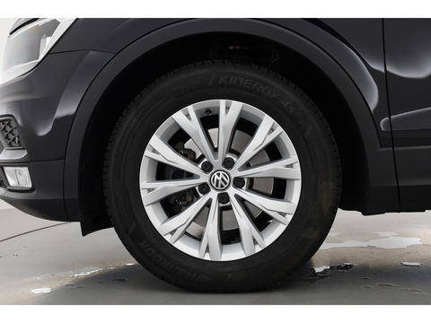 Volkswagen Tiguan 1.4 TSI Connected Series | Pano | Elek. Trekhaak | Massage | CarPlay | Stoelverw. | Navi | Cruise Contr.