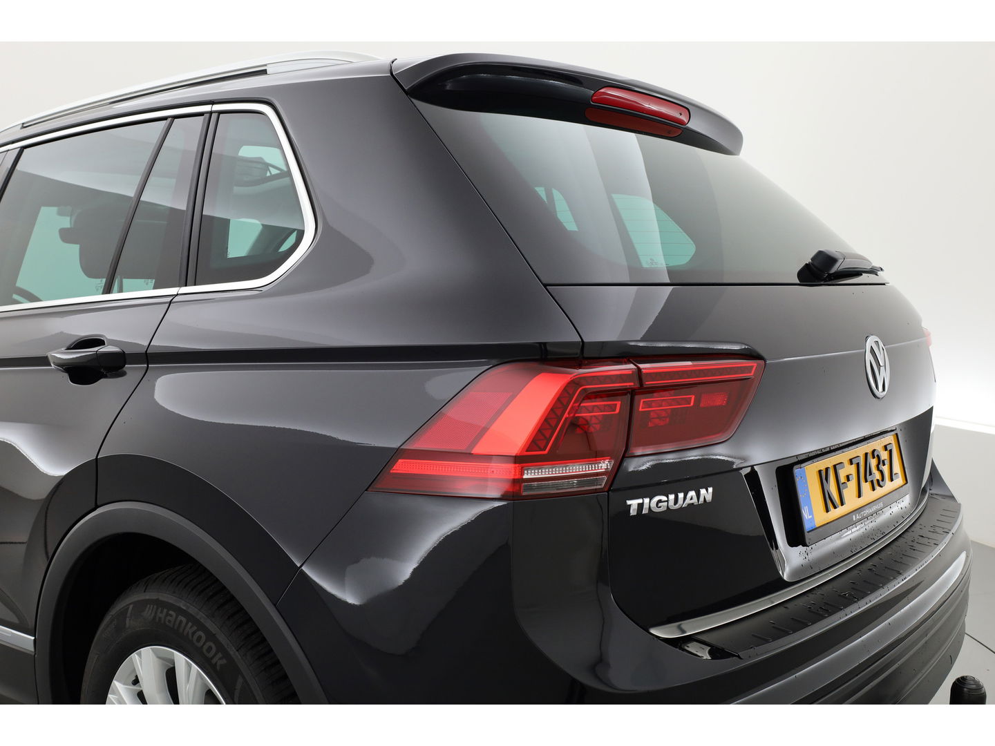 Volkswagen Tiguan 1.4 TSI Connected Series | Pano | Elek. Trekhaak | Massage | CarPlay | Stoelverw. | Navi | Cruise Contr.