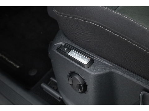 Volkswagen Tiguan 1.4 TSI Connected Series | Pano | Elek. Trekhaak | Massage | CarPlay | Stoelverw. | Navi | Cruise Contr.