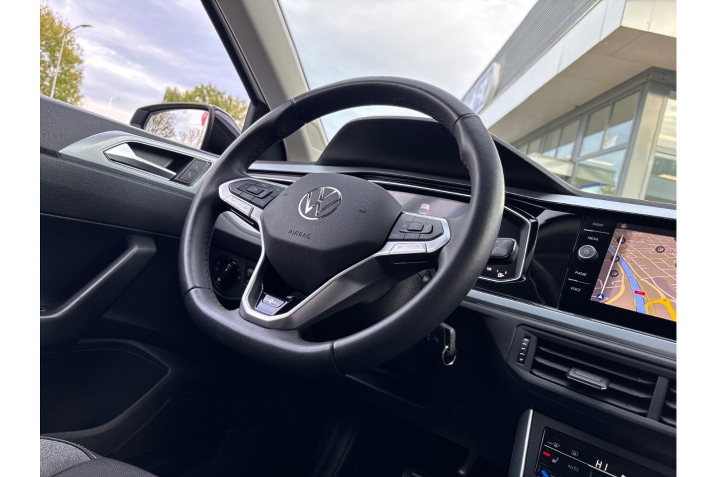 Volkswagen Polo 1.0 TSI AUTOMAAT 115PK GOAL EDITION NAVI PDC LMV ADAPCRUISE