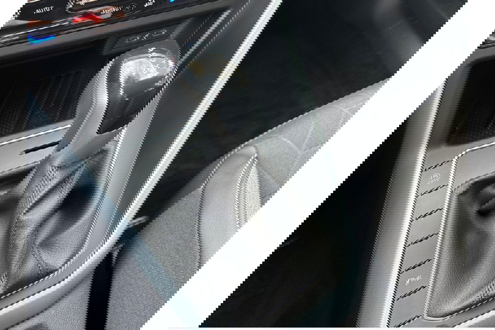 Volkswagen Polo 1.0 TSI AUTOMAAT 115PK GOAL EDITION NAVI PDC LMV ADAPCRUISE