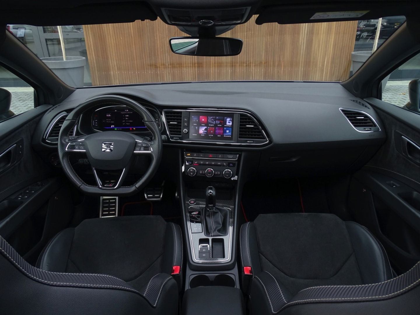 SEAT Leon 2.0 TSI CUPRA 300 F1 DSG / panoramadak / Beats / LED