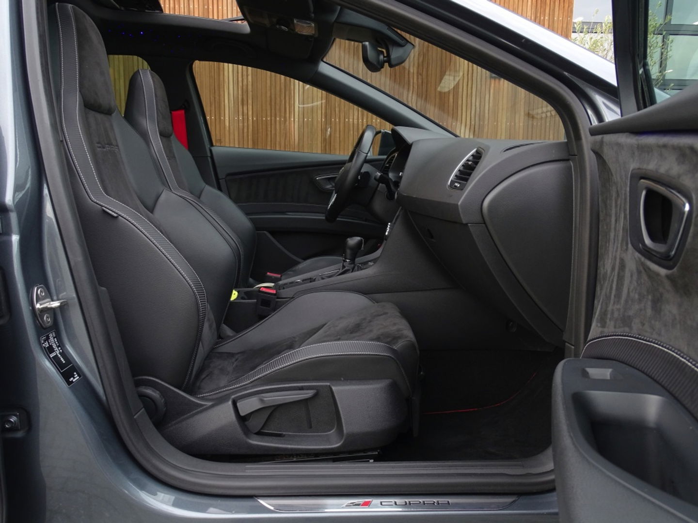 SEAT Leon 2.0 TSI CUPRA 300 F1 DSG / panoramadak / Beats / LED