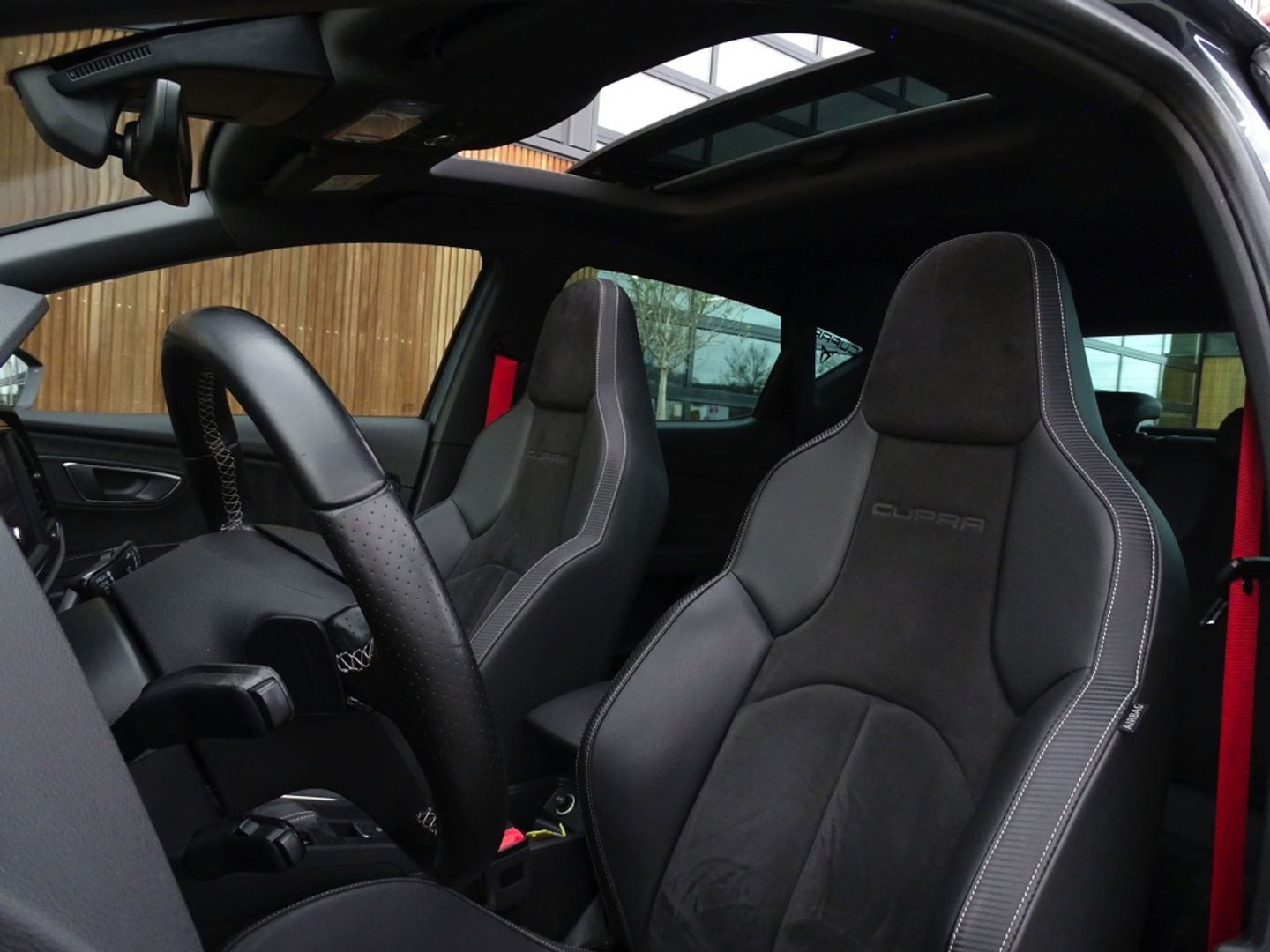 SEAT Leon 2.0 TSI CUPRA 300 F1 DSG / panoramadak / Beats / LED