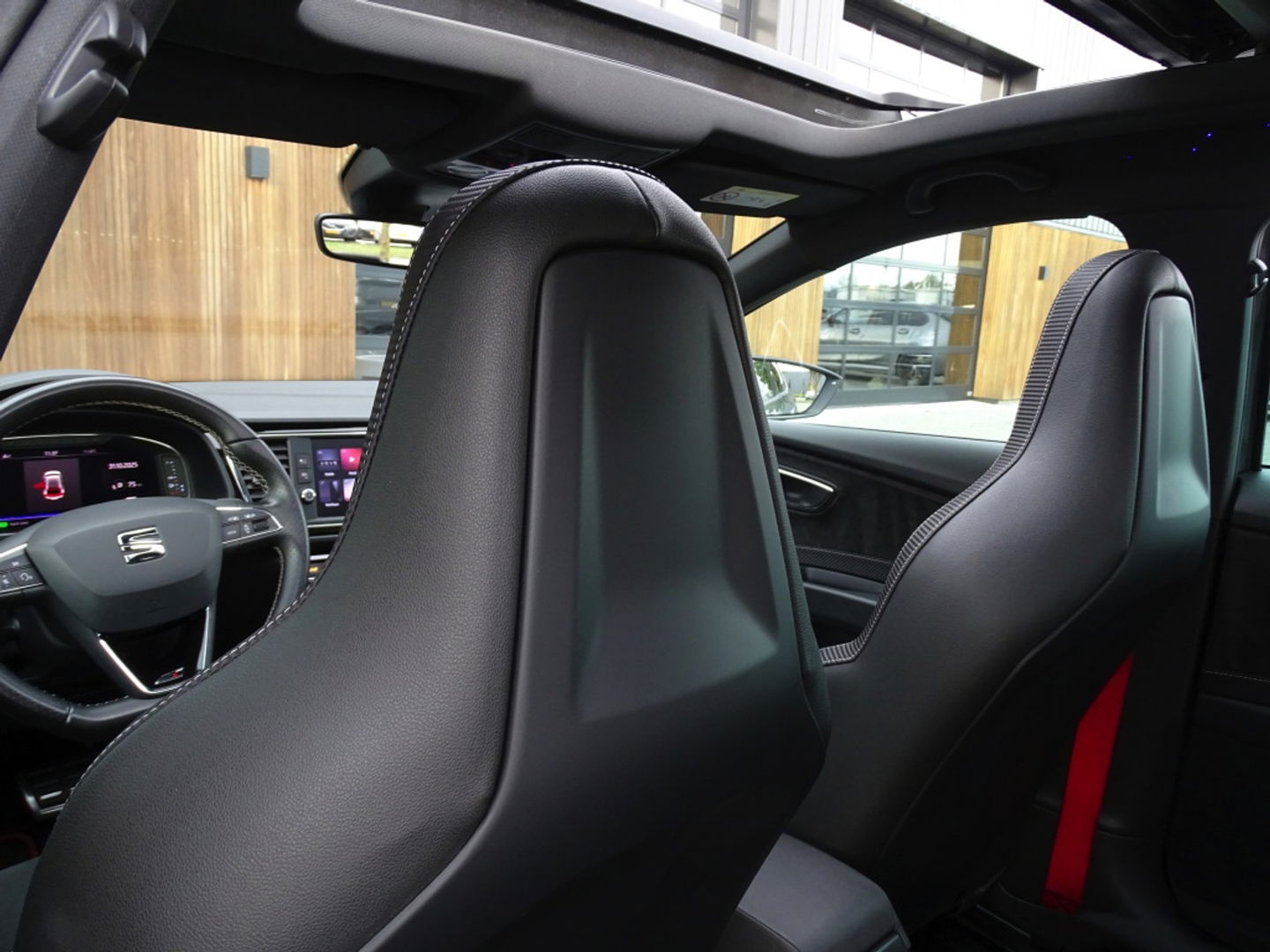 SEAT Leon 2.0 TSI CUPRA 300 F1 DSG / panoramadak / Beats / LED