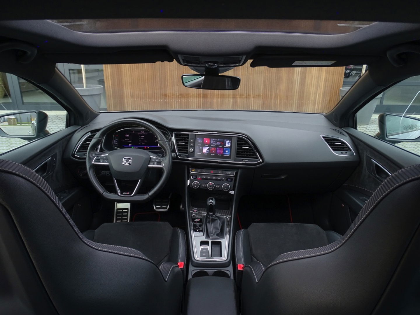 SEAT Leon 2.0 TSI CUPRA 300 F1 DSG / panoramadak / Beats / LED