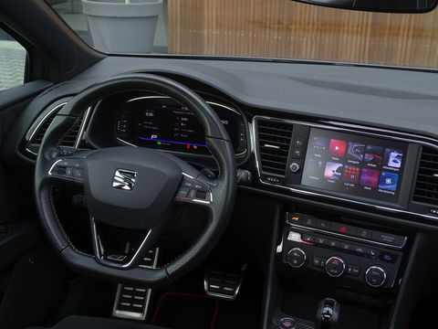 SEAT Leon 2.0 TSI CUPRA 300 F1 DSG / panoramadak / Beats / LED