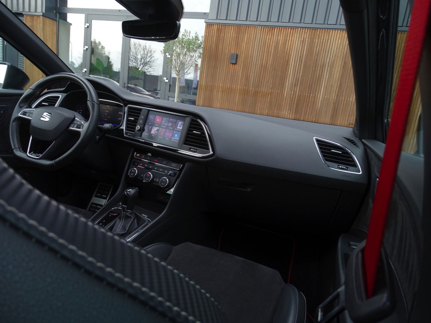 SEAT Leon 2.0 TSI CUPRA 300 F1 DSG / panoramadak / Beats / LED