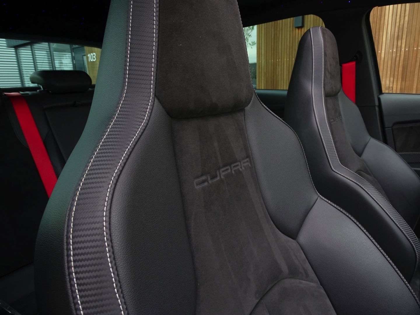 SEAT Leon 2.0 TSI CUPRA 300 F1 DSG / panoramadak / Beats / LED