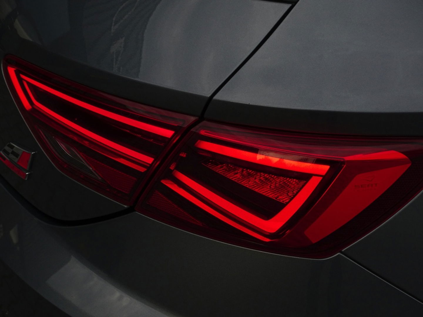 SEAT Leon 2.0 TSI CUPRA 300 F1 DSG / panoramadak / Beats / LED