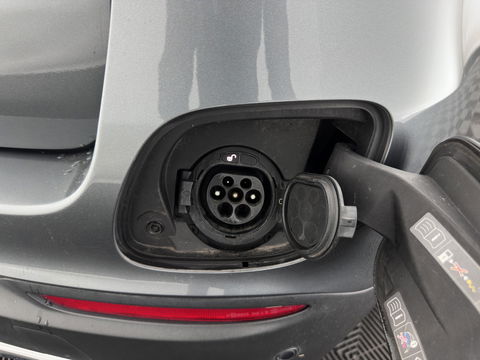 Mercedes-Benz GLC 350e 4MATIC Premium Plus Plug-in Aut. *LUXURY-LEATHER | FULL-LED | BLIND-SPOT | HEATED-SPORTSEATS | CAMERA | KEYLESS | AIR-SUSPENSION | ADAPTIVE-CRUISE | PRIVACY-GLASS | NAVI-FULLMAP | 20''ALU*