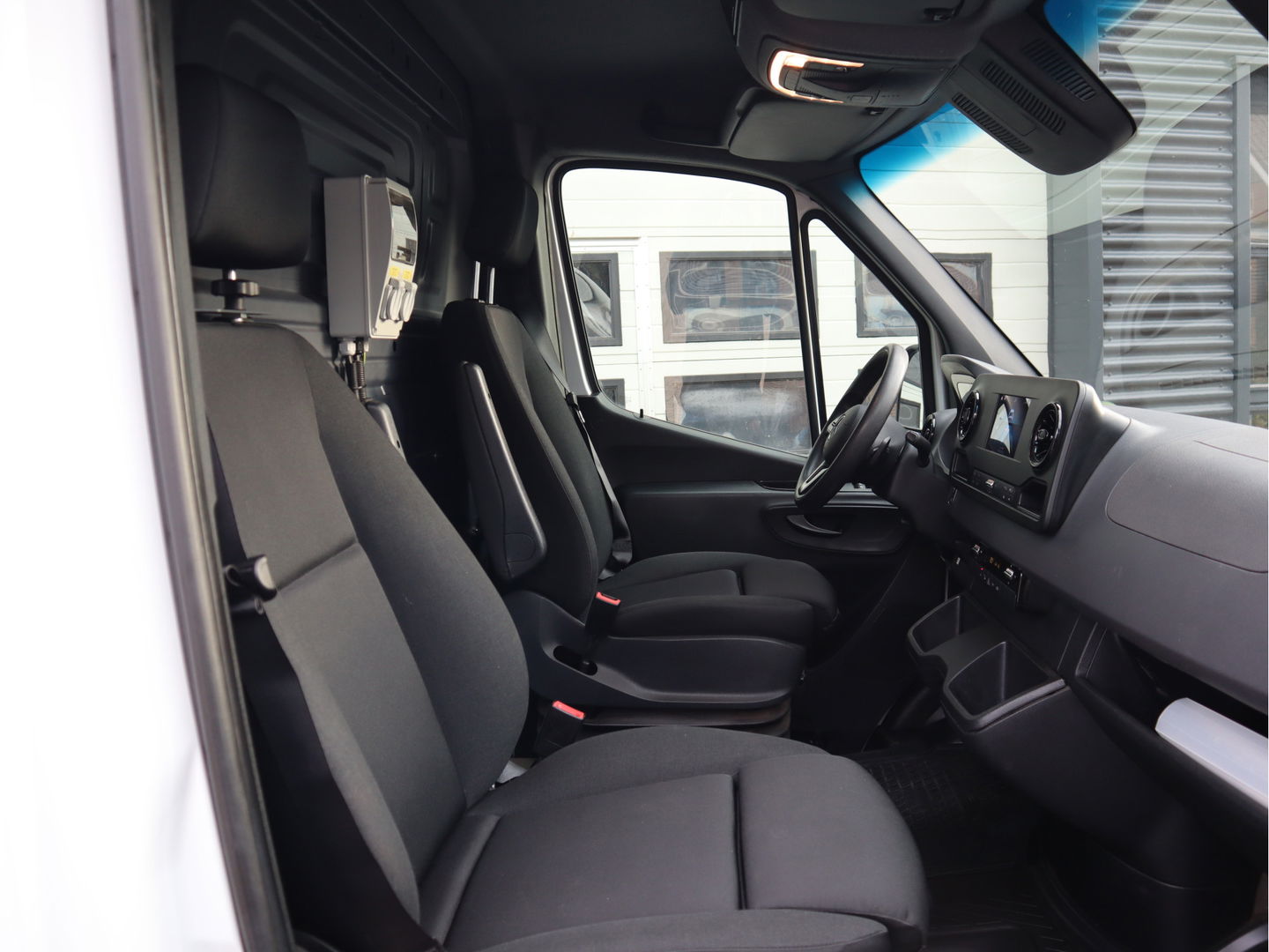 Mercedes-Benz Sprinter 316 CDI Automaat L2H2 RWD - Bott BW Inrichting - LED - 3,5t KG Trekhaak