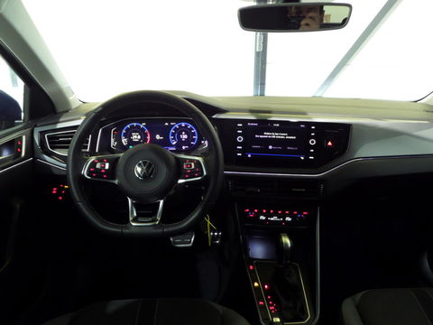 Volkswagen Polo 1.5 TSI 150PK DSG Highline R-Line "Origineel NL!" Automaat! Virtual Full-LED Camera 18"Velgen Apple-Carplay