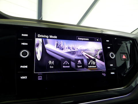 Volkswagen Polo 1.5 TSI 150PK DSG Highline R-Line "Origineel NL!" Automaat! Virtual Full-LED Camera 18"Velgen Apple-Carplay