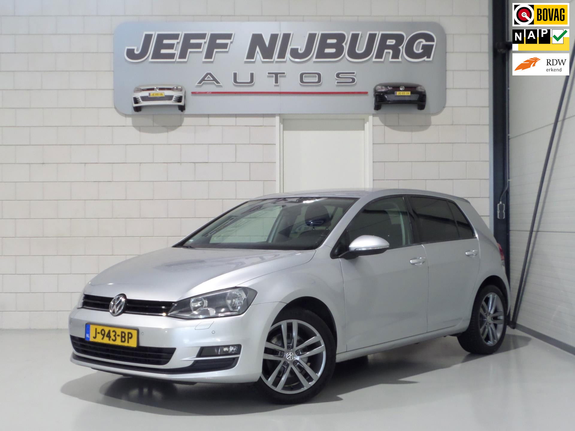 Volkswagen Golf 1.2 TSI Highline Apple-Carplay Stoelverwarming Parkeersensoren Navigatie Bluetooth Cruise-control Wireless-carplay