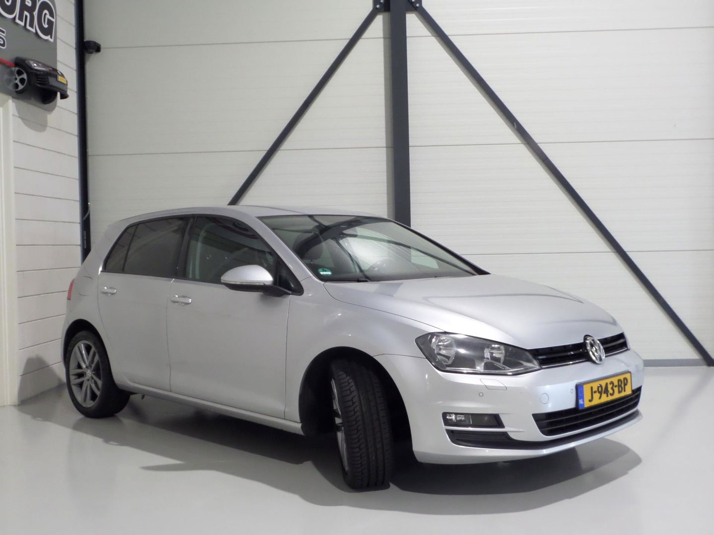 Volkswagen Golf 1.2 TSI Highline Apple-Carplay Stoelverwarming Parkeersensoren Navigatie Bluetooth Cruise-control Wireless-carplay