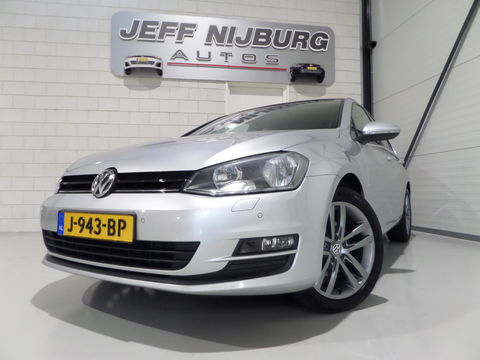 Volkswagen Golf 1.2 TSI Highline Apple-Carplay Stoelverwarming Parkeersensoren Navigatie Bluetooth Cruise-control Wireless-carplay