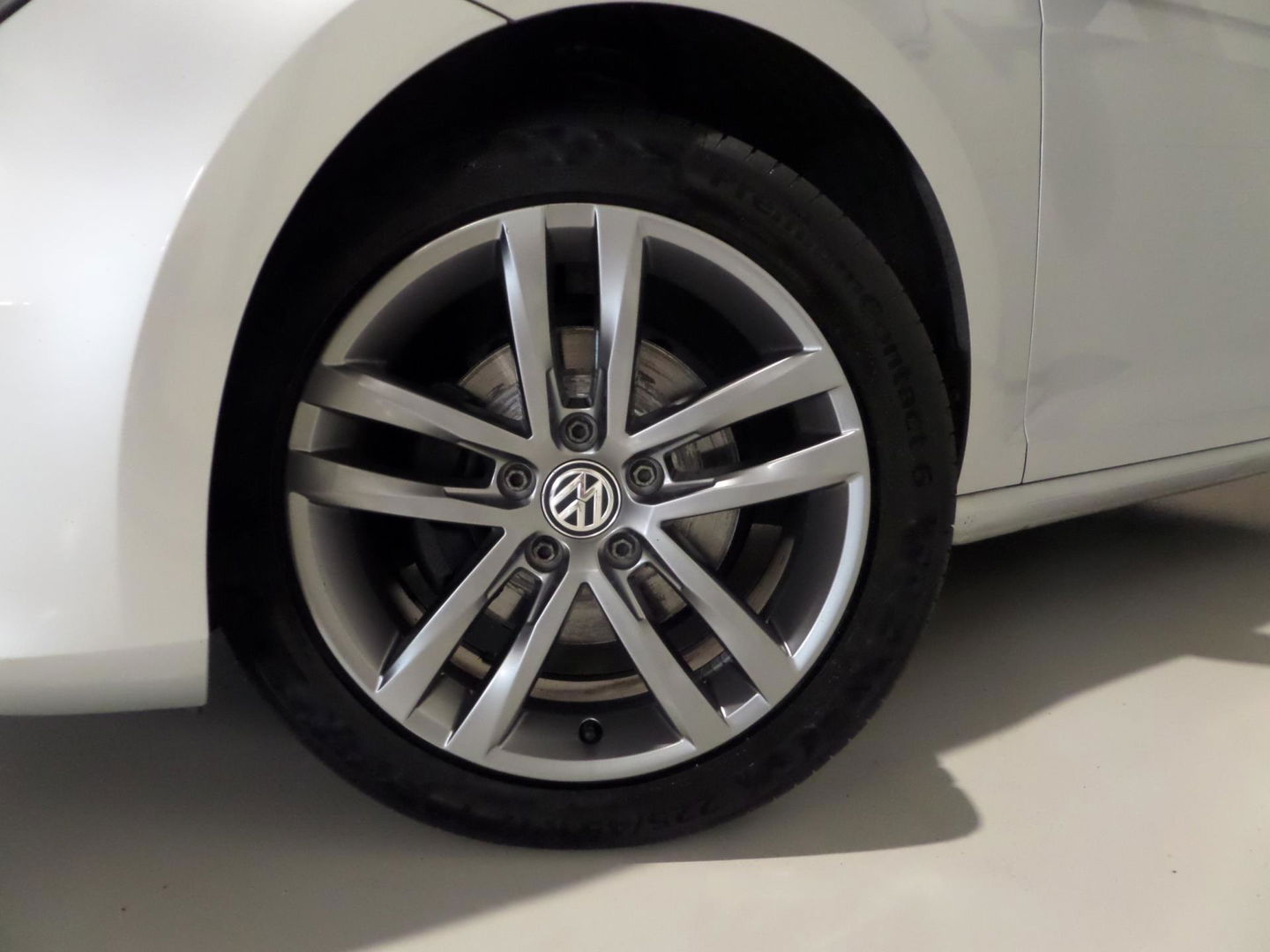 Volkswagen Golf 1.2 TSI Highline Apple-Carplay Stoelverwarming Parkeersensoren Navigatie Bluetooth Cruise-control Wireless-carplay