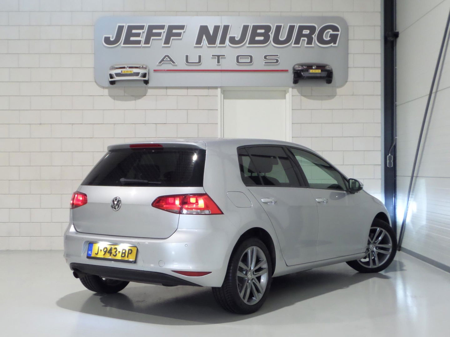 Volkswagen Golf 1.2 TSI Highline Apple-Carplay Stoelverwarming Parkeersensoren Navigatie Bluetooth Cruise-control Wireless-carplay