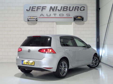 Volkswagen Golf 1.2 TSI Highline Apple-Carplay Stoelverwarming Parkeersensoren Navigatie Bluetooth Cruise-control Wireless-carplay