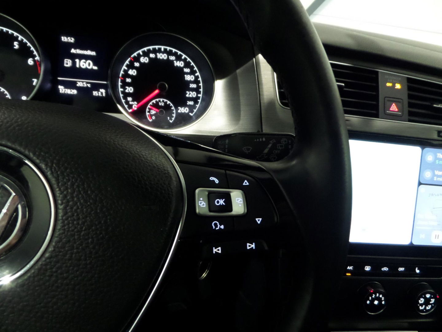 Volkswagen Golf 1.2 TSI Highline Apple-Carplay Stoelverwarming Parkeersensoren Navigatie Bluetooth Cruise-control Wireless-carplay