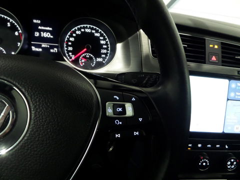 Volkswagen Golf 1.2 TSI Highline Apple-Carplay Stoelverwarming Parkeersensoren Navigatie Bluetooth Cruise-control Wireless-carplay