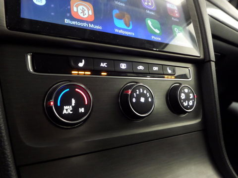 Volkswagen Golf 1.2 TSI Highline Apple-Carplay Stoelverwarming Parkeersensoren Navigatie Bluetooth Cruise-control Wireless-carplay