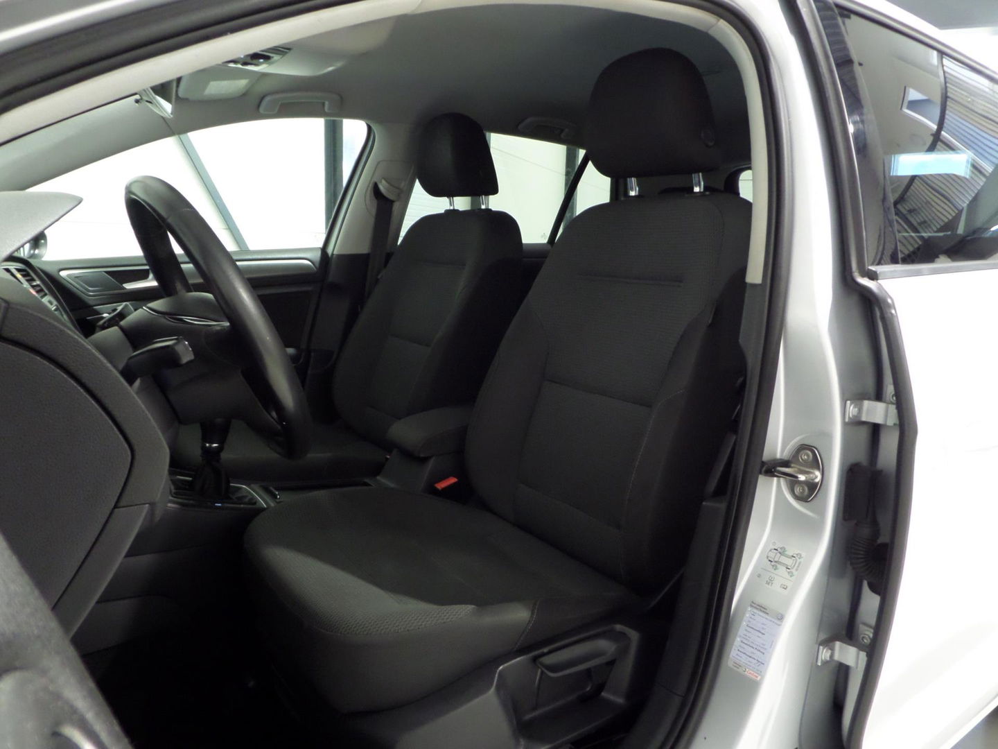 Volkswagen Golf 1.2 TSI Highline Apple-Carplay Stoelverwarming Parkeersensoren Navigatie Bluetooth Cruise-control Wireless-carplay