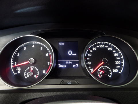 Volkswagen Golf 1.2 TSI Highline Apple-Carplay Stoelverwarming Parkeersensoren Navigatie Bluetooth Cruise-control Wireless-carplay