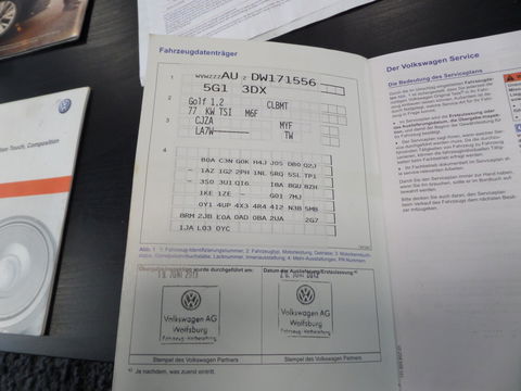 Volkswagen Golf 1.2 TSI Highline Apple-Carplay Stoelverwarming Parkeersensoren Navigatie Bluetooth Cruise-control Wireless-carplay