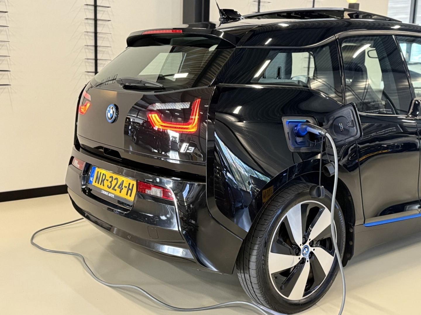 BMW i3 94Ah 170PK 33kWh / High Executive / Harman Kardon / LED *NAP*