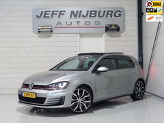 Volkswagen Golf 2.0 TSI GTI "Origineel NL!" Panoramadak Xenon-LED Trekhaak Camera DCC 19"Velgen Parkeersensoren Navigatie Garantie