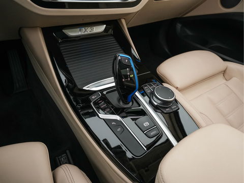 BMW iX3 High Executive 80 kWh [ 3-Fase ] {SOH-99%} (INCL-BTW) *PANO | HEAD-UP | ADAPTIVE-CRUISE | BLIND-SPOT | LUXURY-LEATHER | FULL-LED | HARMAN/KARDON | TOP-VIEW | MEMORY-PACK | AMBIENT-LIGHT | DIGI-COCKPIT | NAVI-FULLMAP | TOWBAR | 20''