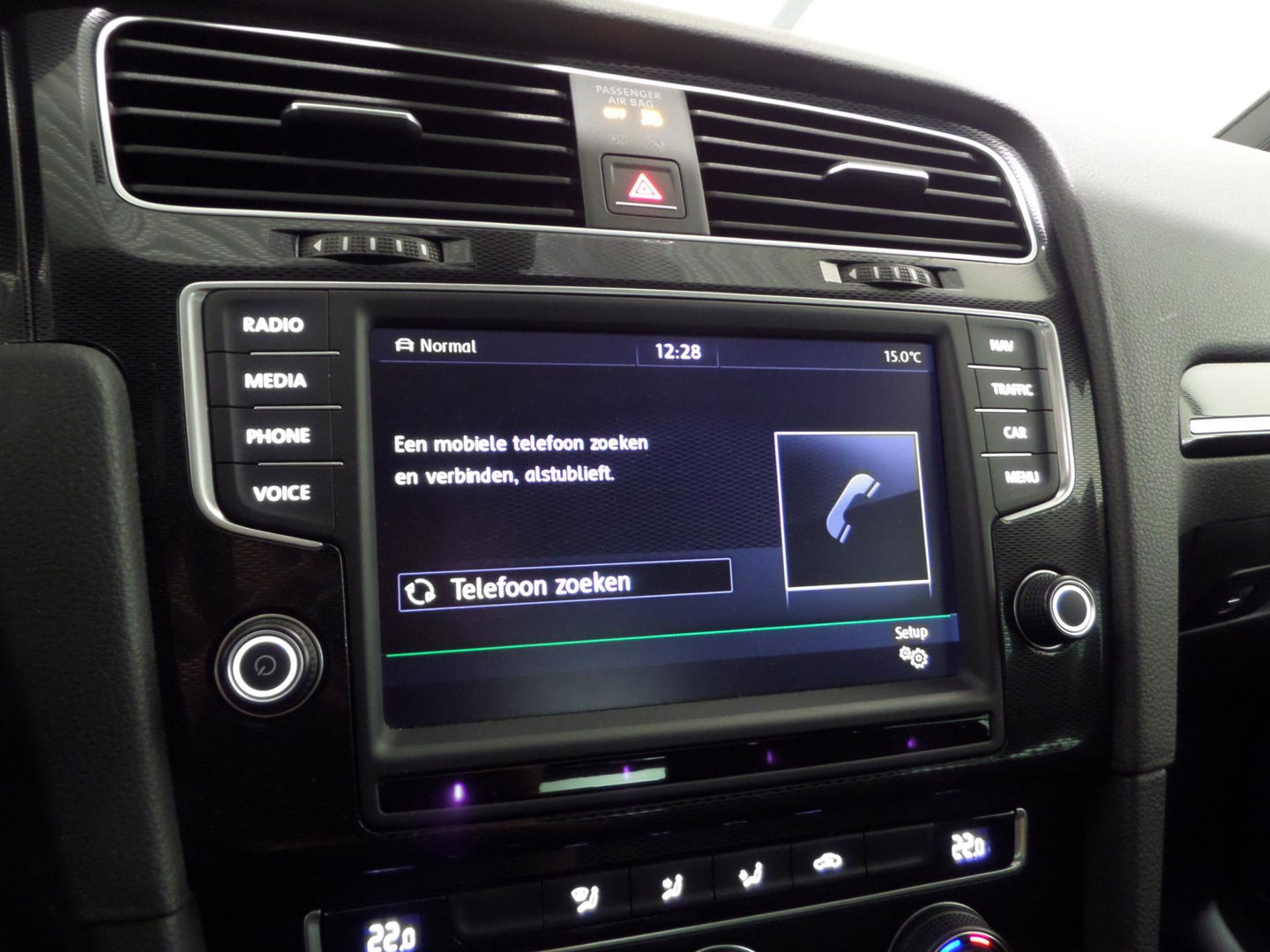 Volkswagen Golf 2.0 TSI GTI "Origineel NL!" Panoramadak Xenon-LED Trekhaak Camera DCC 19"Velgen Parkeersensoren Navigatie Garantie