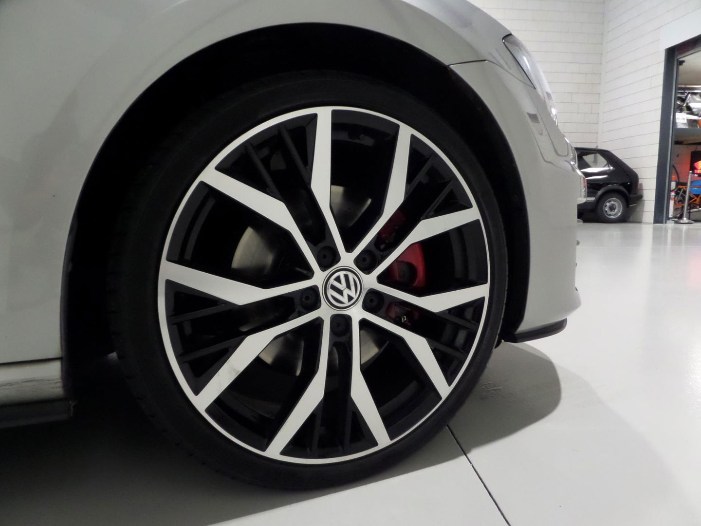 Volkswagen Golf 2.0 TSI GTI "Origineel NL!" Panoramadak Xenon-LED Trekhaak Camera DCC 19"Velgen Parkeersensoren Navigatie Garantie