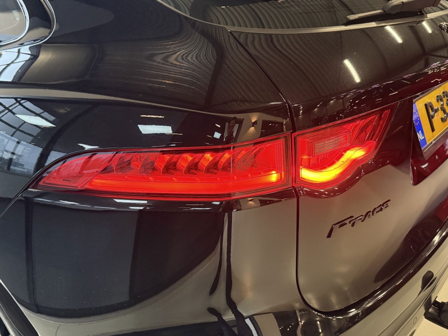 Jaguar F-Pace 3.0 S/C S A381PK / LED