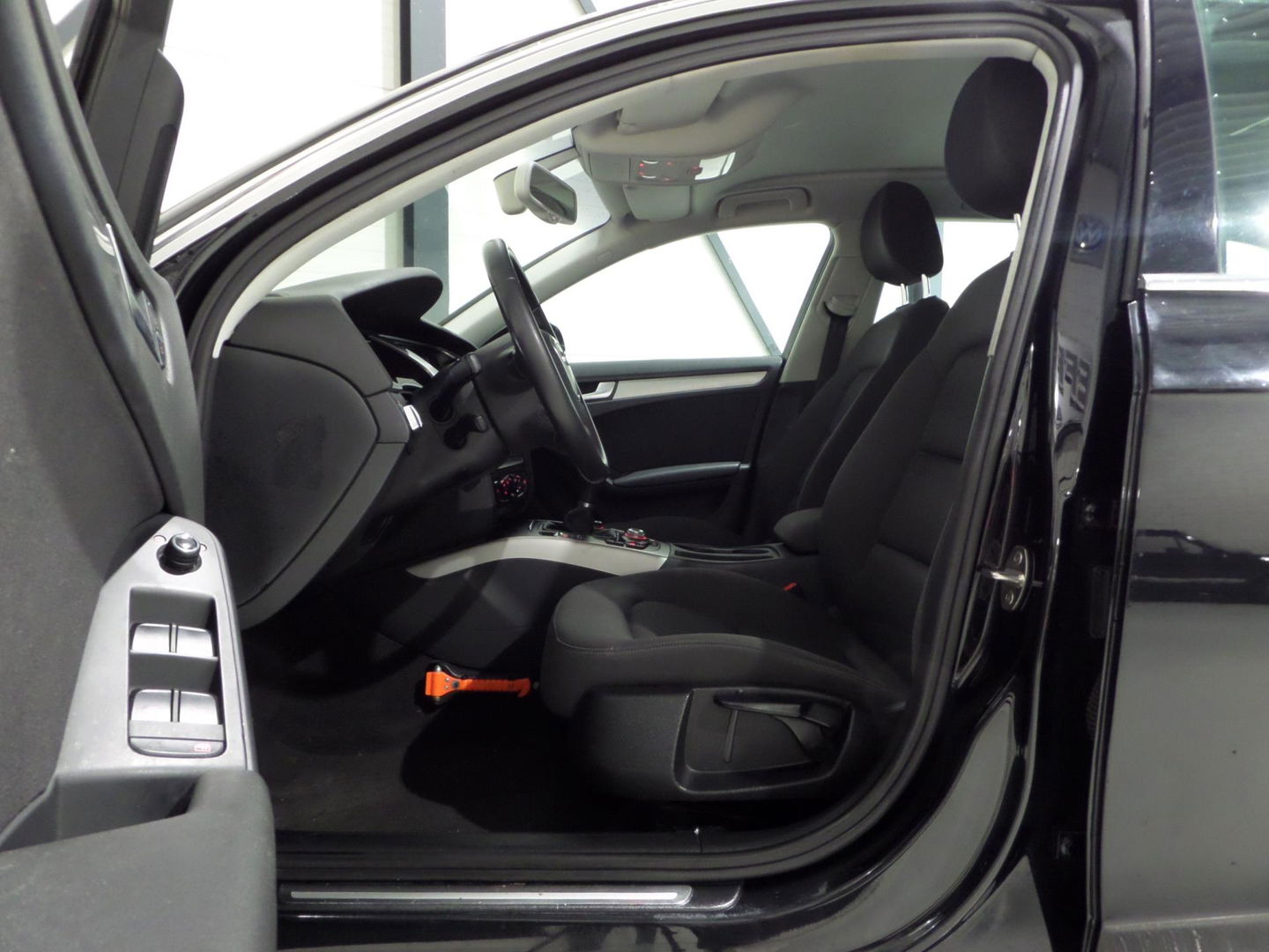 Audi A4 Avant 1.8 TFSI Pro Line Business "Origineel NL!" Bluetooth Navigatie Parkeersensoren Cruise-control, van 2e eigenaar !