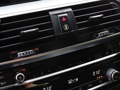 BMW X3 xDrive20i 184PK automaat / I-Drive / trekhaak / LED