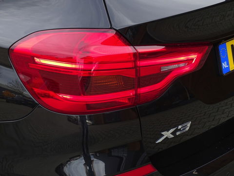 BMW X3 xDrive20i 184PK automaat / I-Drive / trekhaak / LED
