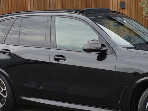 BMW X5 45e X-Drive M-Sport / Individual / Carbon / B&W / 360° / Laser