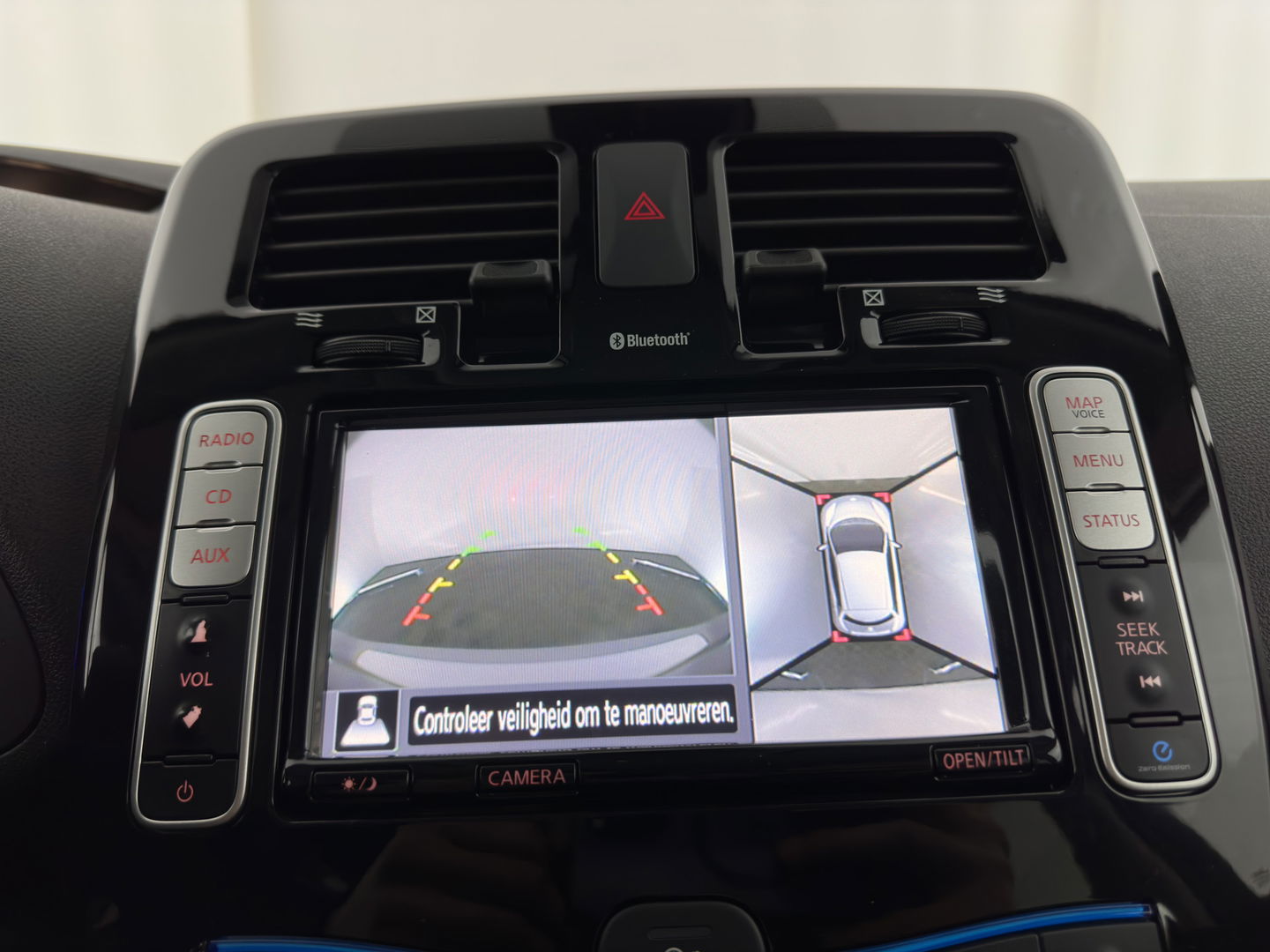 Nissan Leaf Tekna 30 kWh {SOH-78%} Aut. *LUXURY-LEATHER | FULL-LED | BOSE-SURROUND | TOP-VIEW | KEYLESS | NAVI-FULLMAP | ECC | HEATED-COMFORTSEATS | CAMERA | DIGI-COCKPIT | PRIVACY-GLASS | 17"ALU*